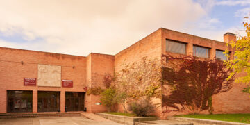 Farmacia se convierte en el primer centro de la USAL en obtener la acreditación del Consejo de Universidades