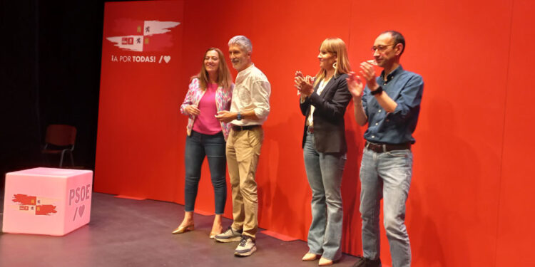 Grande-Marlaska: «Seguir avanzando exige políticas de bienestar, igualdad, tranparencia, justicia social y servicios públicos fuertes»