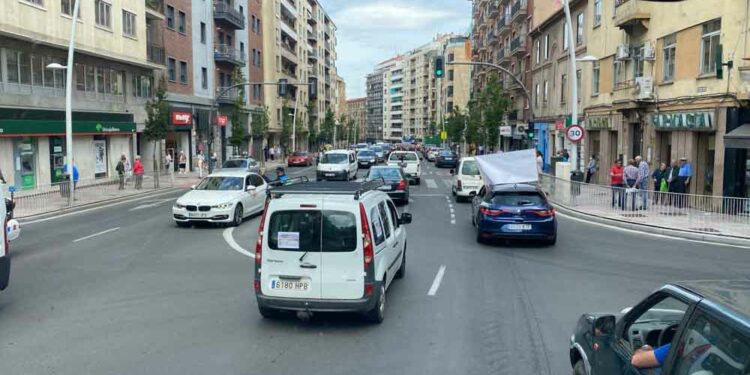 Agricultores y ganaderos colapsan la ciudad para protestar por las condiciones del sector primario