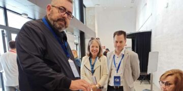 David Mingo: «Espero que nadie se quede en casa, que haya una gran movilización y que todo el mundo acuda a votar porque esta es la esencia de la democracia»