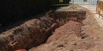 Las obras de la red mejorarán la calidad del agua, la capacidad de suministro y la resolución de incidencias en Oasis Golf y Villar de Zarapicos