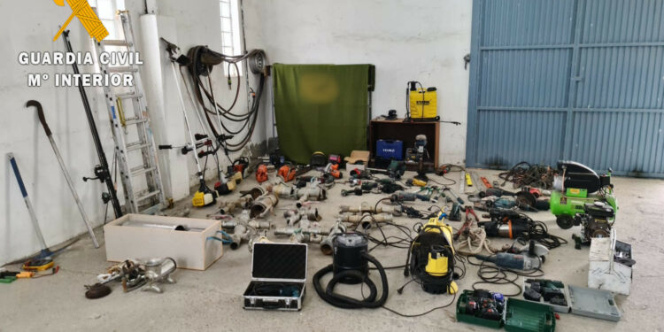 La Guardia Civil detiene a un varón por una veintena de robos y hurtos en explotaciones ganaderas