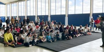 El teatro infantil y la comida de convivencia entre peñas ponen el fin de fiestas en Monterrubio