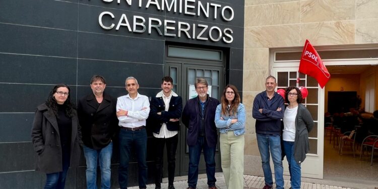 La socialista María Cáceres presenta su candidatura a los vecinos de Cabrerizos