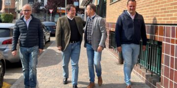 Fernández Mañueco anima a los vecinos «a no arriesgar el voto y evitar que Carbajosa caiga en manos de la izquierda»