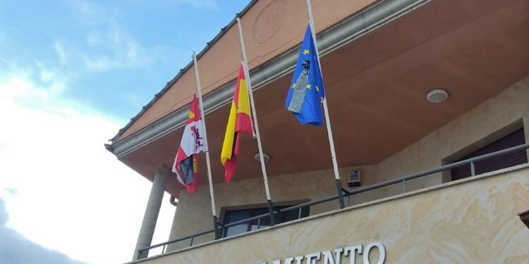 Monterrubio declara tres días de luto y convoca un minuto de silencio por el fallecimiento del pequeño Alberto Rodríguez