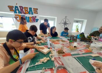 Una veintena de jóvenes participan en el taller de ‘Modelismo Estático’