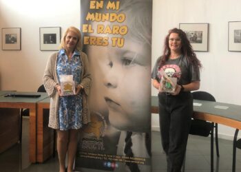 Villamayor entrega a Aerscyl los 1.373 euros recaudados en la paella solidaria de las fiestas