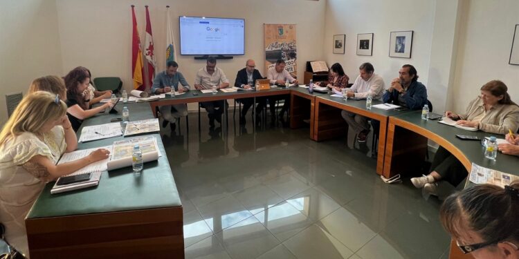 El nombramiento de tres nuevas calles en la urbanización El Pajarón centra el último pleno de la legislatura