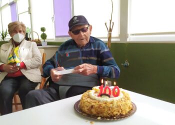 Villares rinde homenaje a Luis Polo en la celebración de su cien cumpleaños