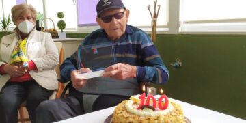 Villares rinde homenaje a Luis Polo en la celebración de su cien cumpleaños