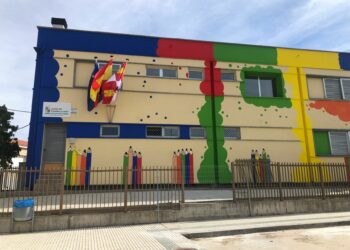 Los escolares estrenarán el próximo curso la pasarela de unión entre los dos edificios del colegio