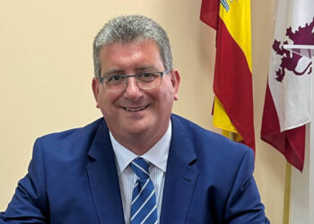 La contratación de personal de limpieza viaria y de monitores para los campamentos de verano centran el primer día de trabajo del nuevo alcalde de Cabrerizos