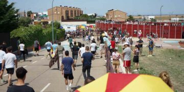 Multitudinario encierro y capea popular para cerrar las celebraciones de las fiestas