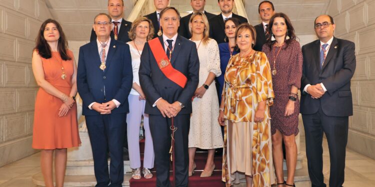 García Carbayo reparte las delegaciones entre los concejales del equipo de Gobierno