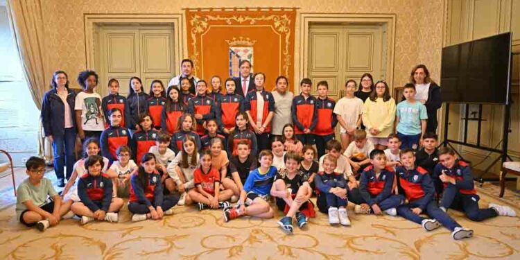 Los escolares de las Misioneras de Salamanca y el Divino Maestro de Santiago de Compostela, ganadores del concurso Aula Patrimonio