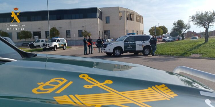 Campaña de la Guardia Civil para revisar el estado y las condiciones del vehículo