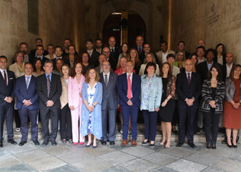 El rector preside la toma de posesión de los cargos académicos y personal docente e investigador