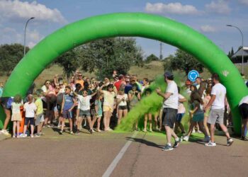 La ‘Pirulí Color Race’ abre las fiestas de Carrascal de Barregas