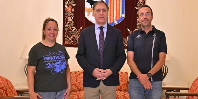 El Campeonato de España de Triatlón y Aquabike se disputará con la presencia de 900 triatletas