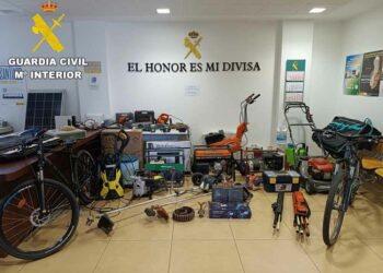 Detenida una pareja de 37 y 30 años por un supuesto delito de robo y atentado contra un agente de la autoridad