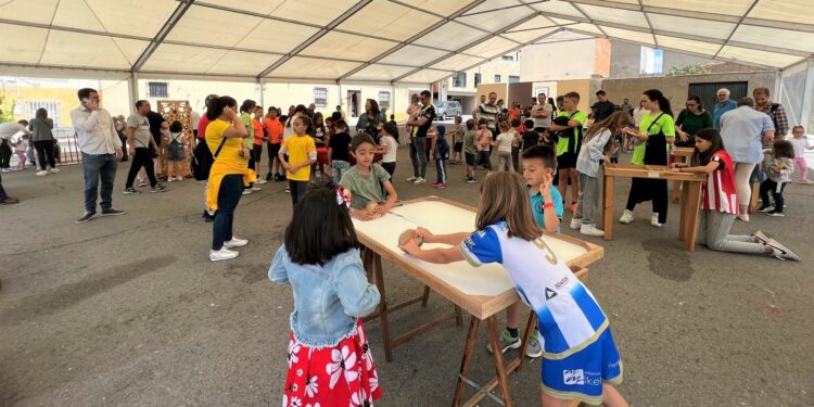 Los niños siguen siendo los reyes de las fiestas en Cabrerizos