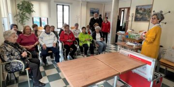 Los mayores de Carbajosa aprenden a adaptarse y mantenerse activos en esta etapa de su vida