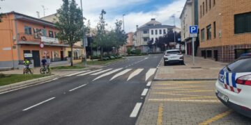 Las principales calles del centro urbano y los accesos a Carbajosa ya lucen una imagen renovada
