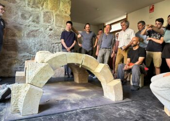 La talla de una bóveda de arista en piedra de Villamayor cierra el tercer Congreso Nacional de Cantería