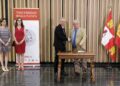 Acuerdo entre la Junta y la Universidad para impulsar el legado de Carmen Martín Gaite