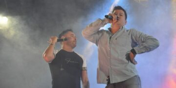 La rumba y el flamenco de Andy y Lucas conquistan al público de Santa Marta