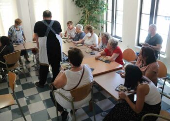 Juegos, talleres y espectáculo de artes escénicas para celebrar el Día de los Abuelos