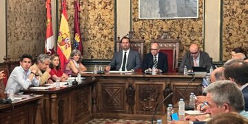 La Salina fija las dedicaciones exclusivas para ocho diputados y las retribuciones por asistencia a plenos y comisiones para la nueva legislatura