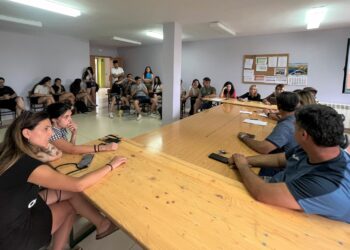 La reunión con las peñas inicia los preparativos de las Fiestas de Santo Domingo de Doñinos