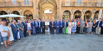 La Plaza Mayor homenajea y recuerda a Miguel Ángel Blanco y al resto de víctimas del terrorismo