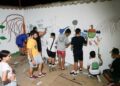 El taller de grafitis y pintura mural despierta el interés de los jóvenes de Santa Marta