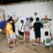 El taller de grafitis y pintura mural despierta el interés de los jóvenes de Santa Marta
