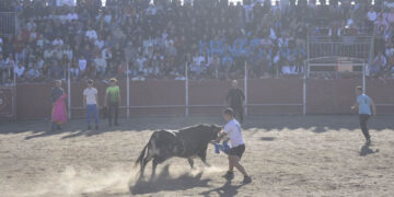 El ‘Toro del Aguardiente’ pone a prueba el valor y la pericia de los cortadores de Santa Marta