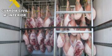 La Guardia Civil inmoviliza 4.348 kilos de carne que incumplían la normativa de salud pública