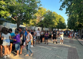 Los santamartinos agotan las 400 raciones de parrillada para reponer fuerzas y continuar con la fiesta