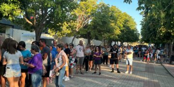 Los santamartinos agotan las 400 raciones de parrillada para reponer fuerzas y continuar con la fiesta