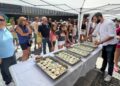 La fiesta continúa con el homenaje a los trabajadores municipales jubilados y la degustación de 600 tapas con las que la Escuela de Hostelería ha invitado a los vecinos