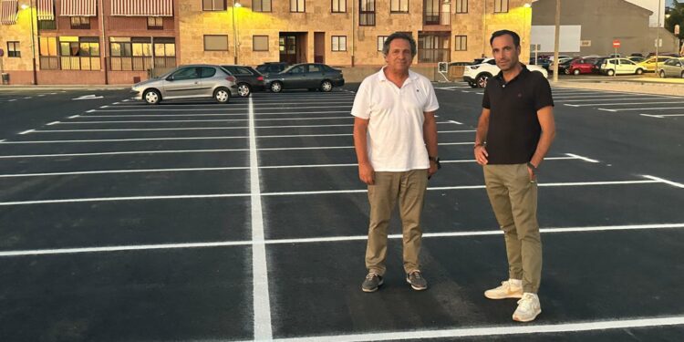 Villamayor pone a disposición de los vecinos un centenar de nuevas plazas de aparcamiento en el centro del municipio
