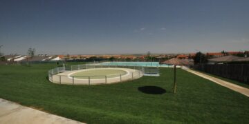 Las fugas de agua y las fisuras obligan a cerrar las piscinas municipales de Carrascal de Barregas