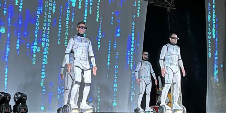 Spasmo vuelve y no defrauda al público de Carbajosa que se mantiene fiel a su humor gestual