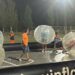 Un divertido partido de fútbol burbuja nocturno pone el broche final a la Semana de la Juventud en Carbajosa