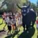 Las calles se llenan de color y diversión con los ‘toros’ del encierro infantil
