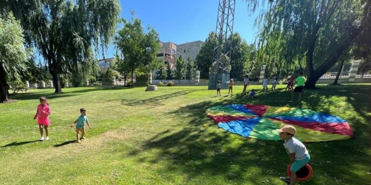 El Consistorio de Carbajosa mantiene las ayudas para la compra de material escolar del nuevo curso