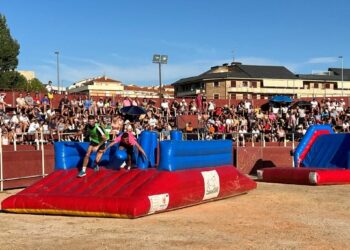 Buen ambiente, mucha diversión y lleno total para disfrutar con el ‘Talent Prix’ de las peñas
