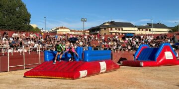 Buen ambiente, mucha diversión y lleno total para disfrutar con el ‘Talent Prix’ de las peñas